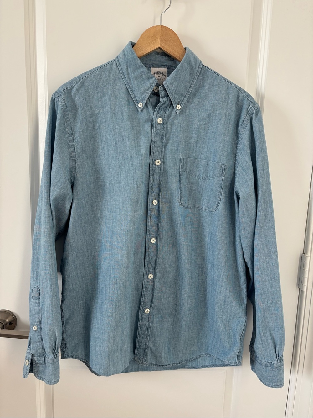 Brooks Brothers Regent Fit Oxford Shirt Mens M Blue Chambray Button Down Preppy